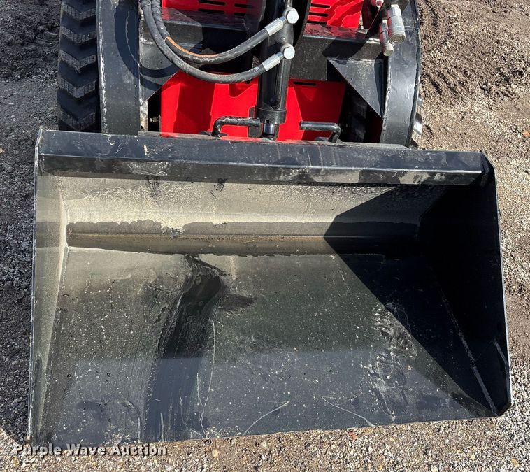 image for item OK9337 2024 Valley Pioneer SCL850 compact utility loader