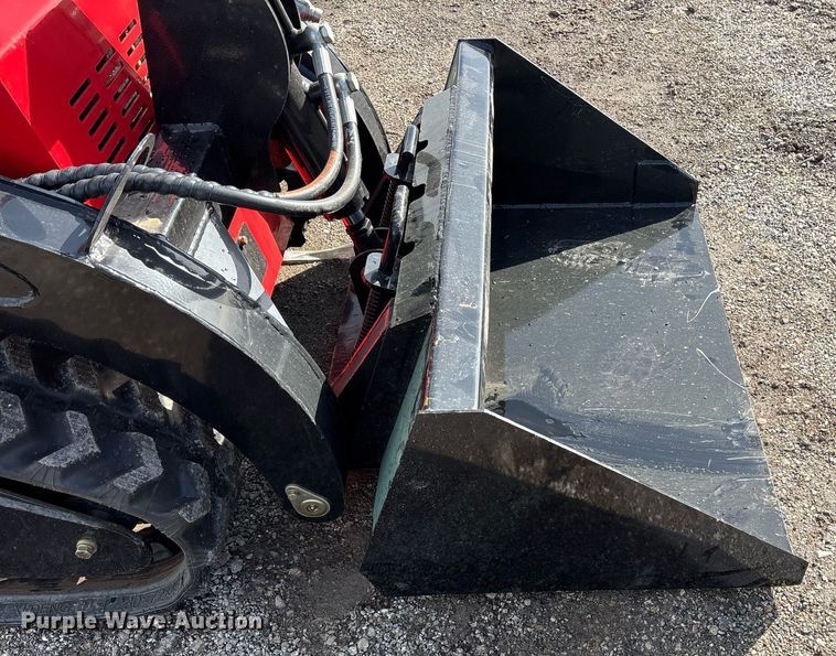 image for item OK9337 2024 Valley Pioneer SCL850 compact utility loader