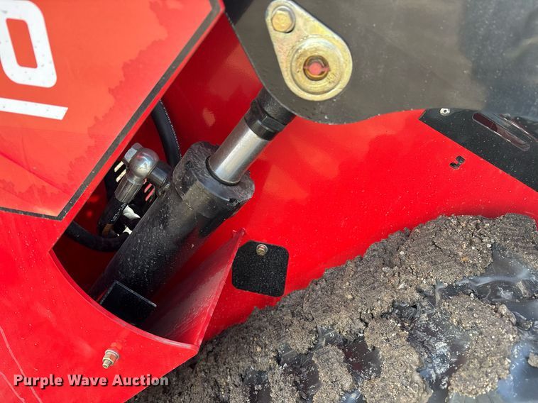 image for item OK9337 2024 Valley Pioneer SCL850 compact utility loader