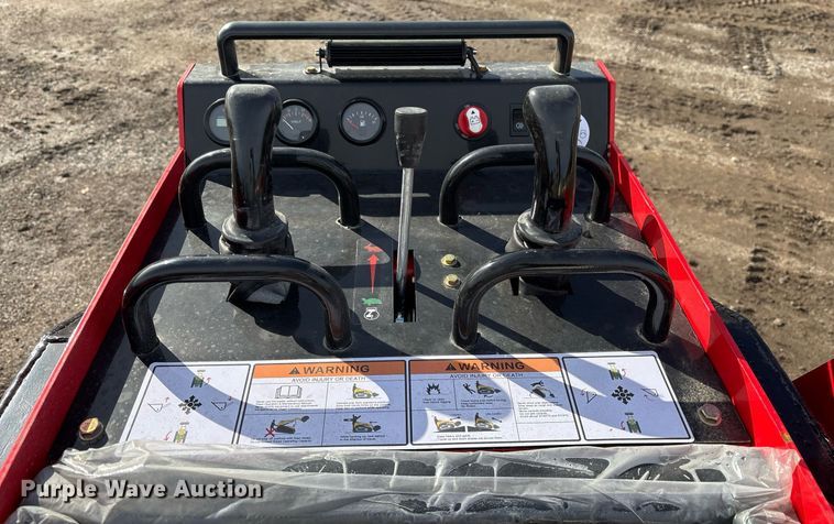 image for item OK9337 2024 Valley Pioneer SCL850 compact utility loader