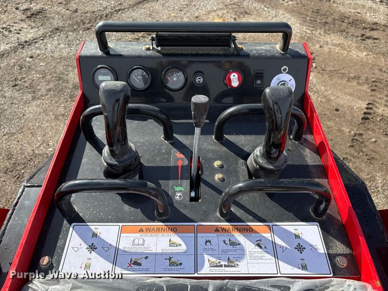 image for item OK9337 2024 Valley Pioneer SCL850 compact utility loader