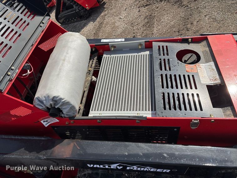 image for item OK9337 2024 Valley Pioneer SCL850 compact utility loader