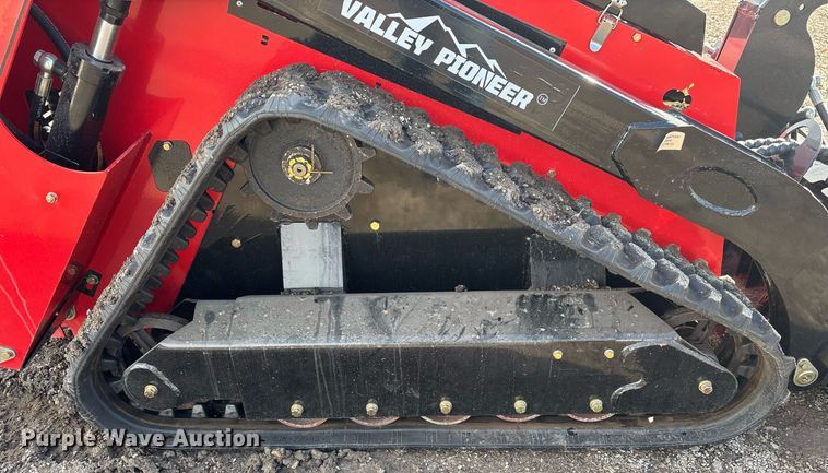 image for item OK9337 2024 Valley Pioneer SCL850 compact utility loader