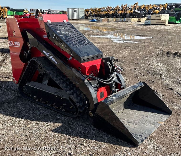 image for item OK9338 2024 Valley Pioneer SCL850 compact utility loader