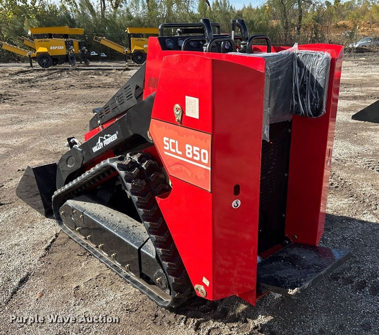 image for item OK9338 2024 Valley Pioneer SCL850 compact utility loader