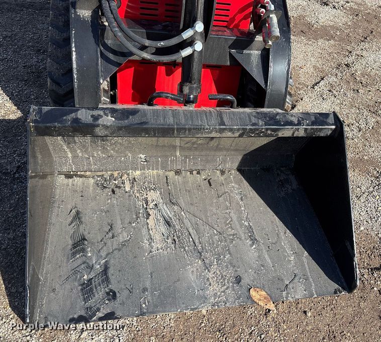 image for item OK9338 2024 Valley Pioneer SCL850 compact utility loader