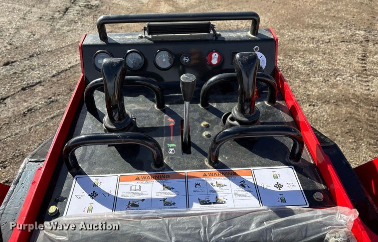 image for item OK9338 2024 Valley Pioneer SCL850 compact utility loader