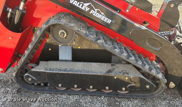 image for item OK9338 2024 Valley Pioneer SCL850 compact utility loader