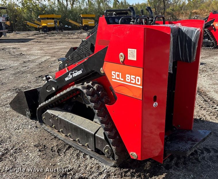 image for item OK9339 2024 Valley Pioneer SCL850 compact utility loader