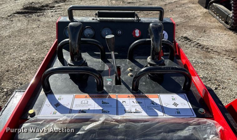 image for item OK9339 2024 Valley Pioneer SCL850 compact utility loader