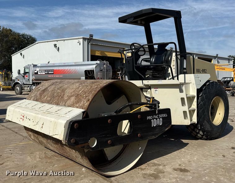 image for item OK9391 1997 Ingersoll-Rand SD-100D single drum vibratory roller