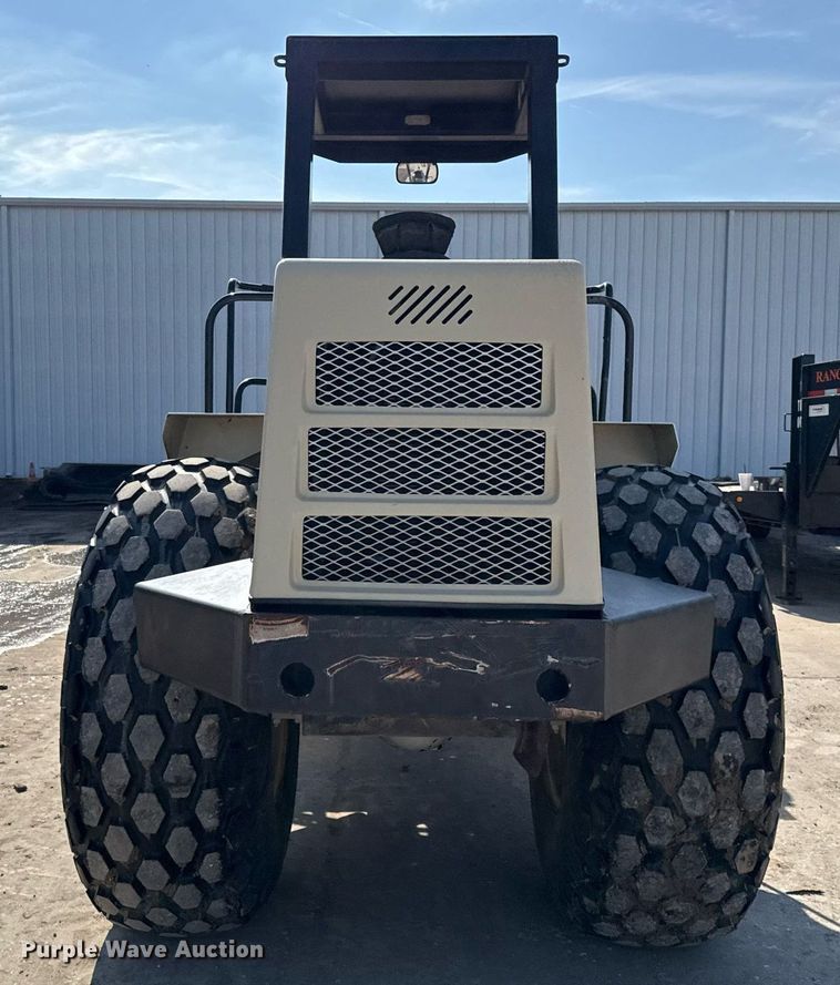 image for item OK9391 1997 Ingersoll-Rand SD-100D single drum vibratory roller