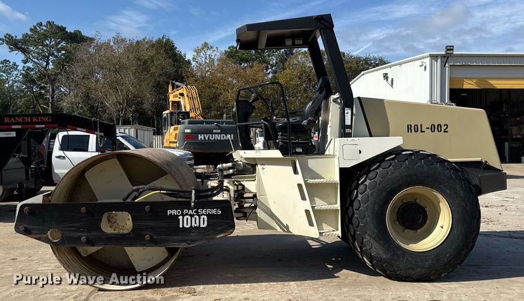 image for item OK9391 1997 Ingersoll-Rand SD-100D single drum vibratory roller