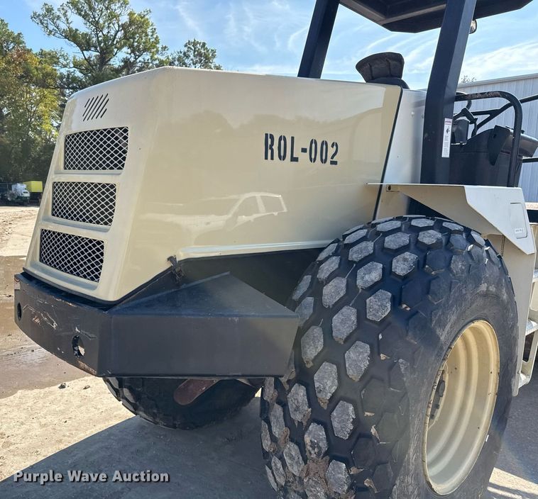 image for item OK9391 1997 Ingersoll-Rand SD-100D single drum vibratory roller