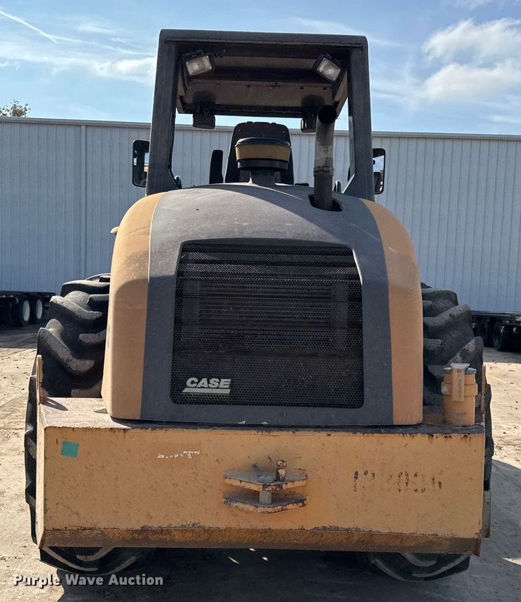 image for item OK9392 2004 Case SV212 single drum vibratory roller