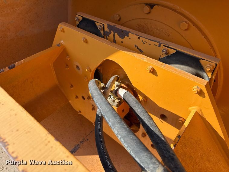 image for item OK9392 2004 Case SV212 single drum vibratory roller