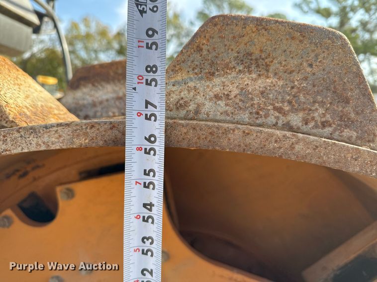 image for item OK9392 2004 Case SV212 single drum vibratory roller