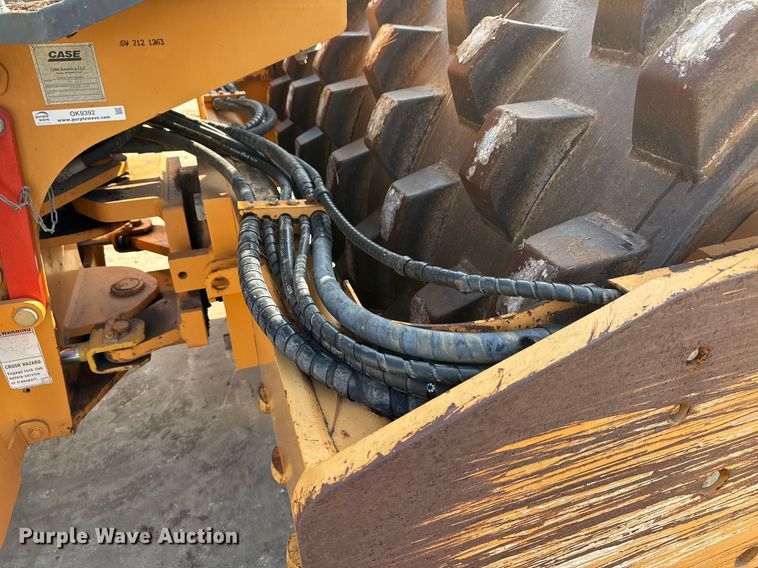 image for item OK9392 2004 Case SV212 single drum vibratory roller