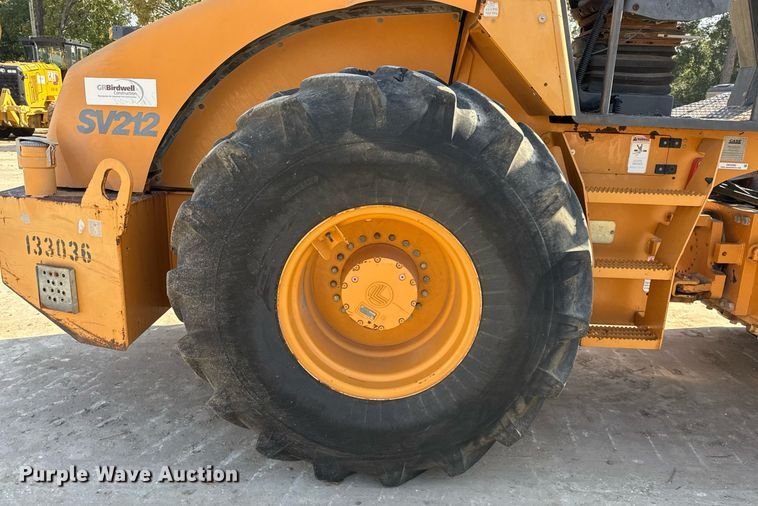 image for item OK9392 2004 Case SV212 single drum vibratory roller