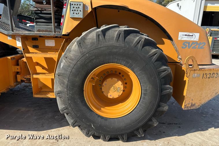 image for item OK9392 2004 Case SV212 single drum vibratory roller