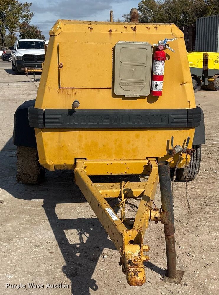 image for item OK9393 2000 Ingersoll-Rand P185WIR air compressor