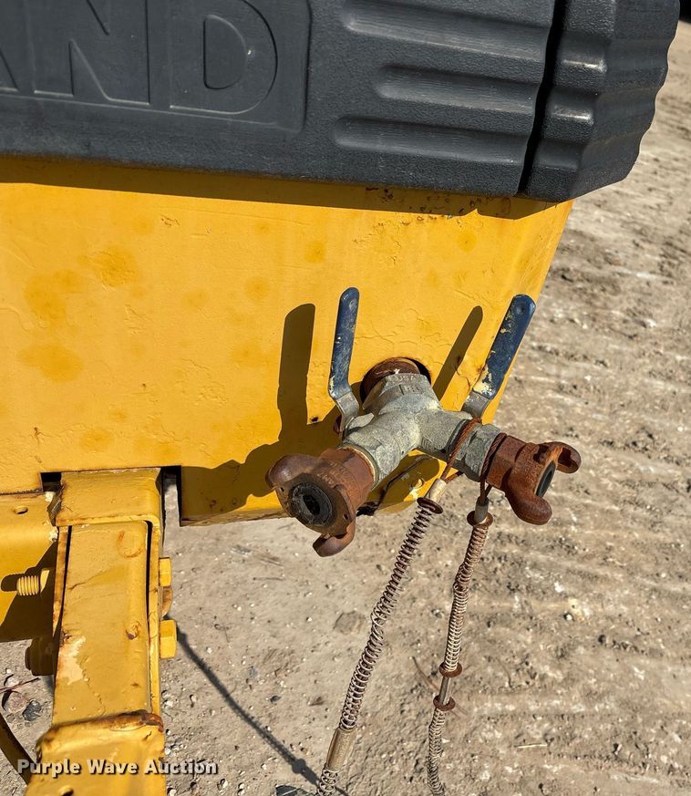 image for item OK9393 2000 Ingersoll-Rand P185WIR air compressor