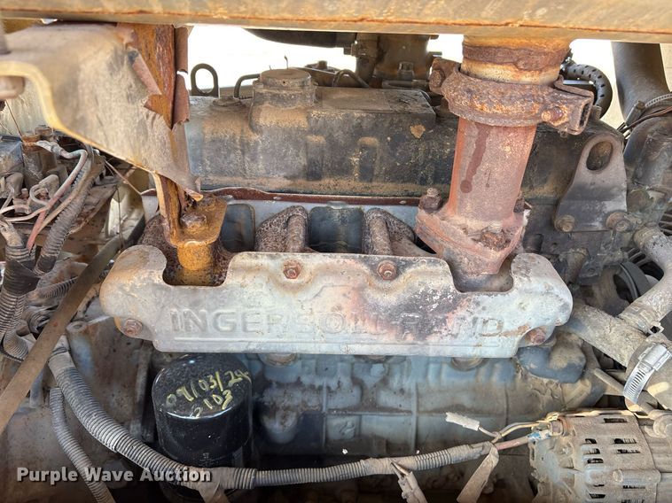 image for item OK9393 2000 Ingersoll-Rand P185WIR air compressor