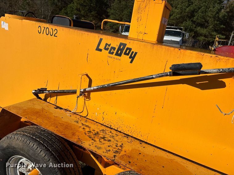 image for item OK9405 2006 LeeBoy L500 tack distributer trailer
