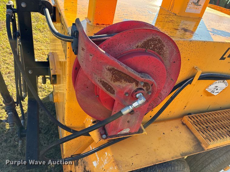 image for item OK9405 2006 LeeBoy L500 tack distributer trailer