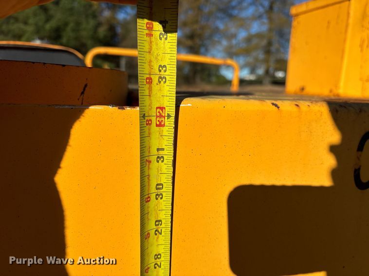 image for item OK9405 2006 LeeBoy L500 tack distributer trailer