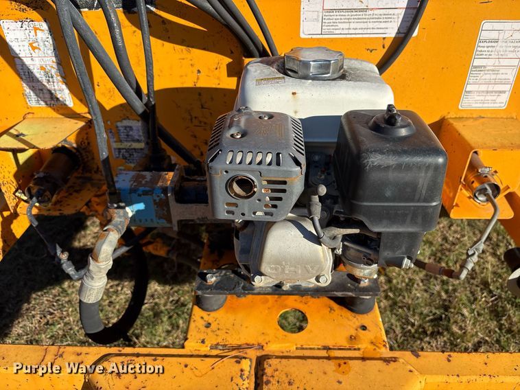 image for item OK9405 2006 LeeBoy L500 tack distributer trailer