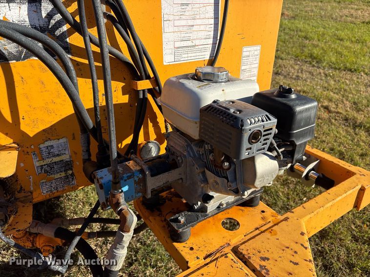 image for item OK9405 2006 LeeBoy L500 tack distributer trailer