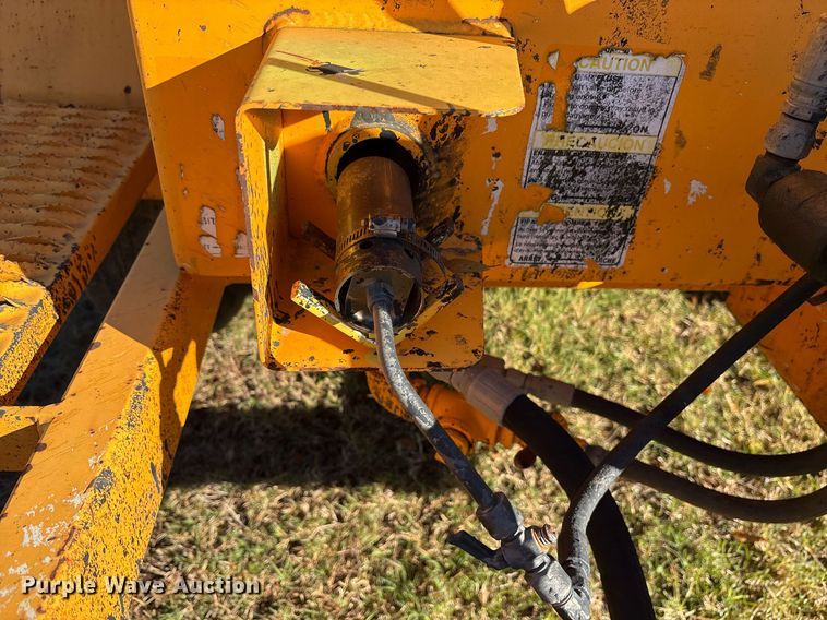 image for item OK9405 2006 LeeBoy L500 tack distributer trailer