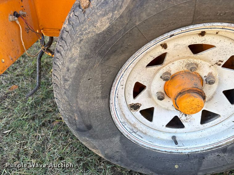 image for item OK9405 2006 LeeBoy L500 tack distributer trailer