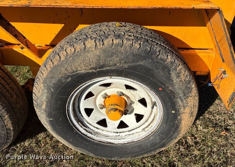 image for item OK9405 2006 LeeBoy L500 tack distributer trailer