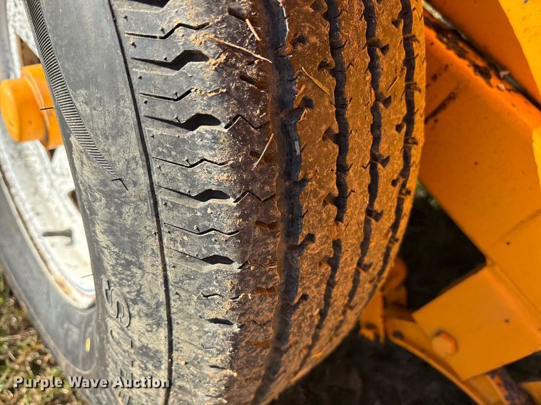 image for item OK9405 2006 LeeBoy L500 tack distributer trailer