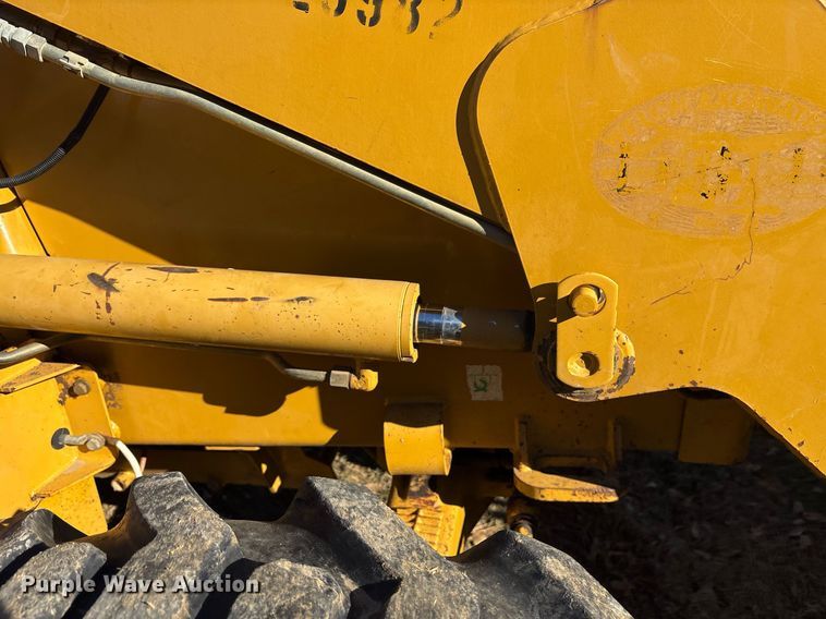 image for item OK9414 2005 Caterpillar 420D backhoe