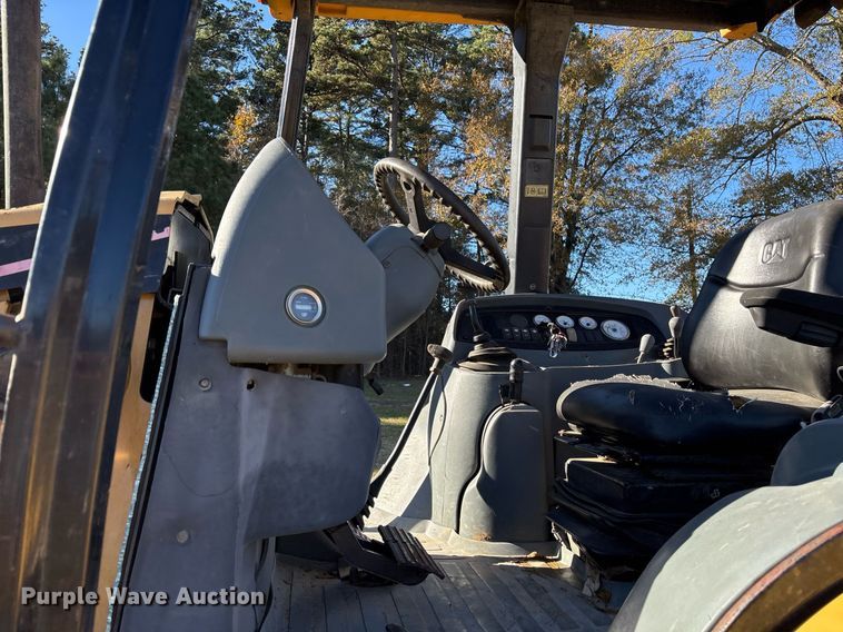 image for item OK9414 2005 Caterpillar 420D backhoe