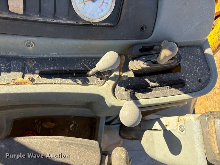 image for item OK9414 2005 Caterpillar 420D backhoe