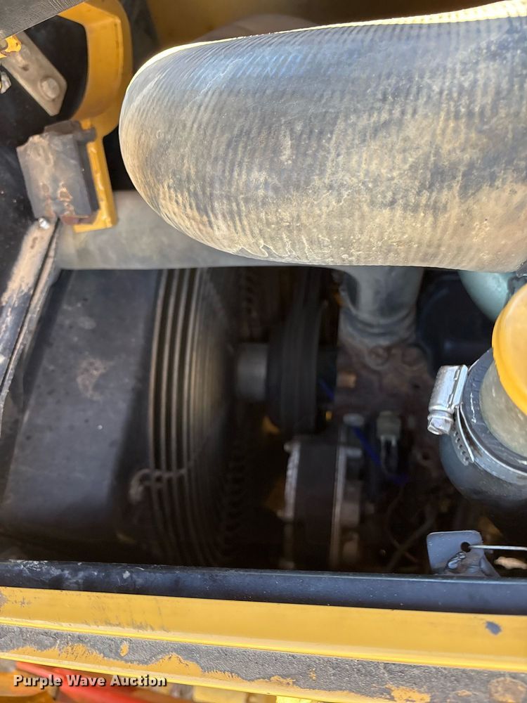 image for item OK9414 2005 Caterpillar 420D backhoe