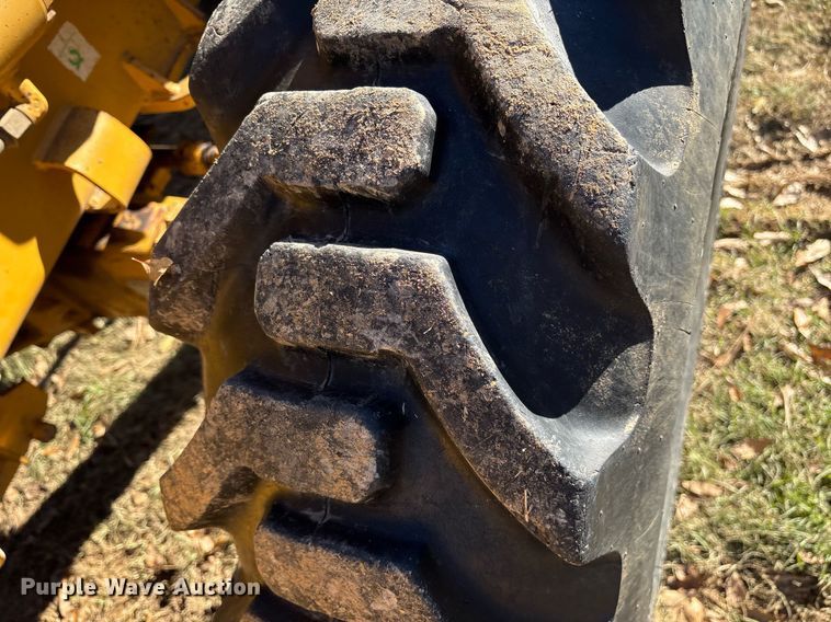 image for item OK9414 2005 Caterpillar 420D backhoe