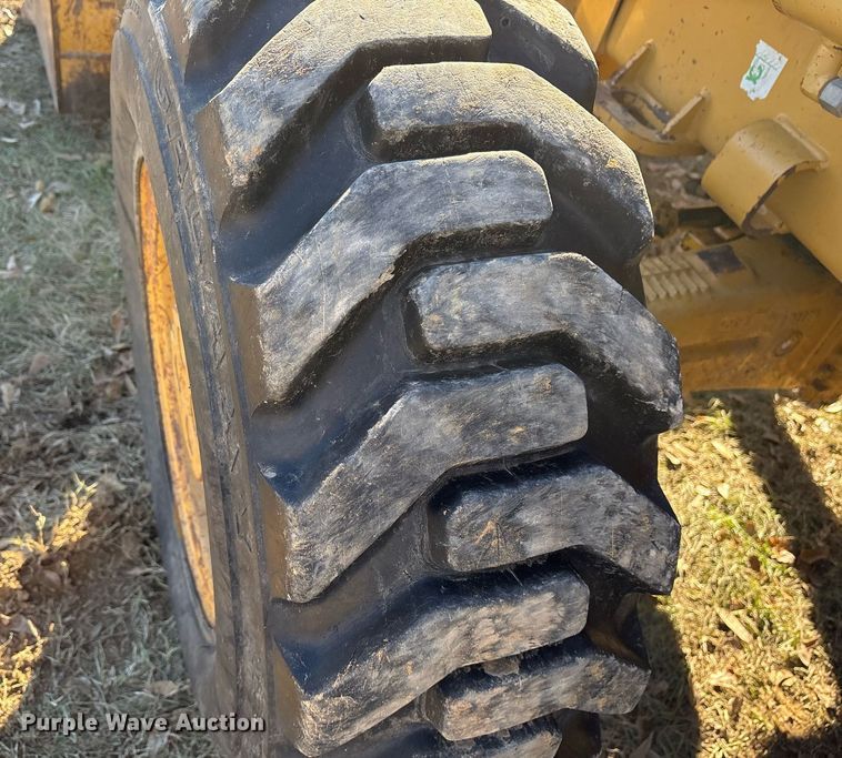 image for item OK9414 2005 Caterpillar 420D backhoe