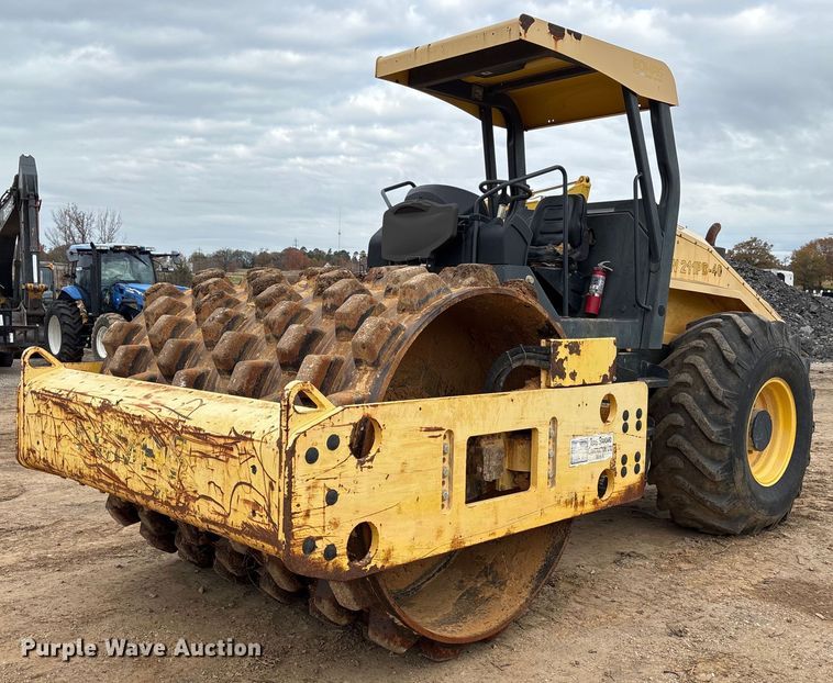 image for item OK9432 Bomag BW211PD-40 single drum roller