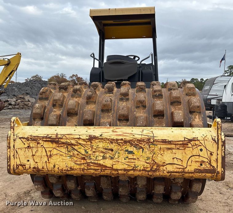 image for item OK9432 Bomag BW211PD-40 single drum roller