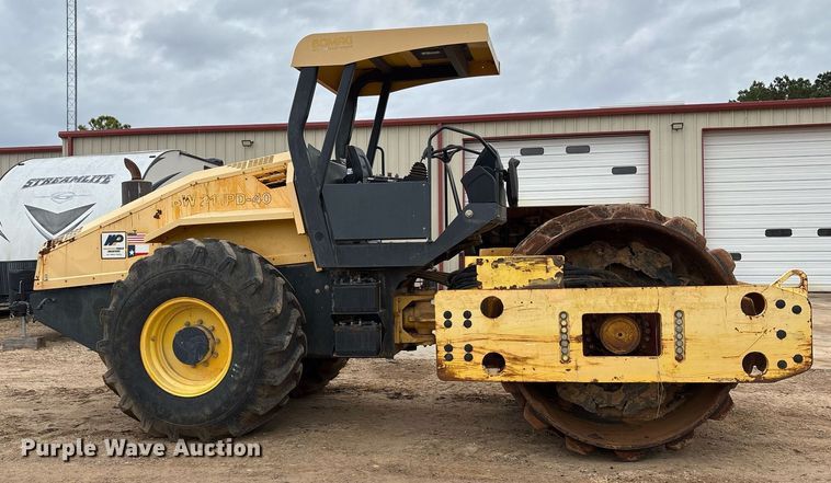 image for item OK9432 Bomag BW211PD-40 single drum roller