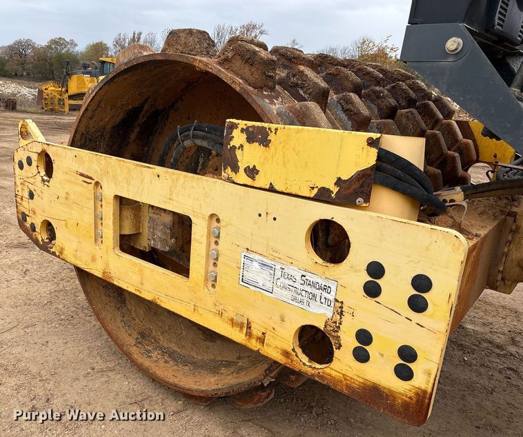 image for item OK9432 Bomag BW211PD-40 single drum roller