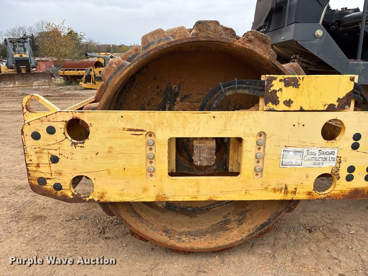 image for item OK9432 Bomag BW211PD-40 single drum roller