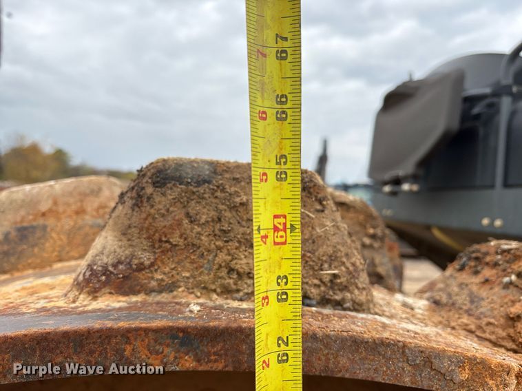 image for item OK9432 Bomag BW211PD-40 single drum roller