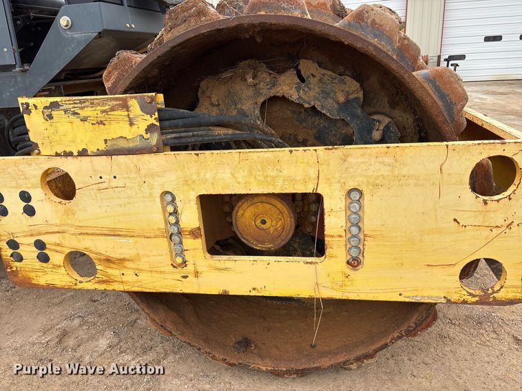 image for item OK9432 Bomag BW211PD-40 single drum roller