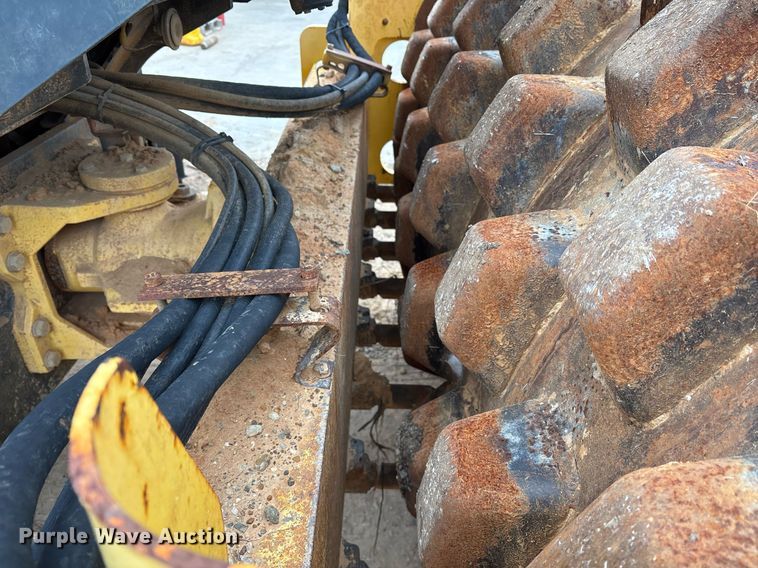 image for item OK9432 Bomag BW211PD-40 single drum roller